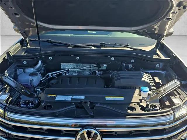 2026 Volkswagen Atlas SE with Technology
