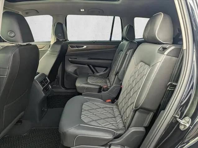 2026 Volkswagen Atlas SEL Premium R-Line