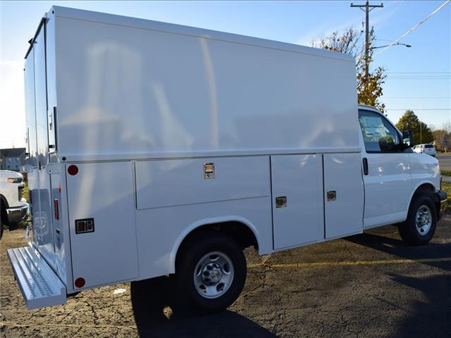 2025 Chevrolet Express Cutaway Work Van