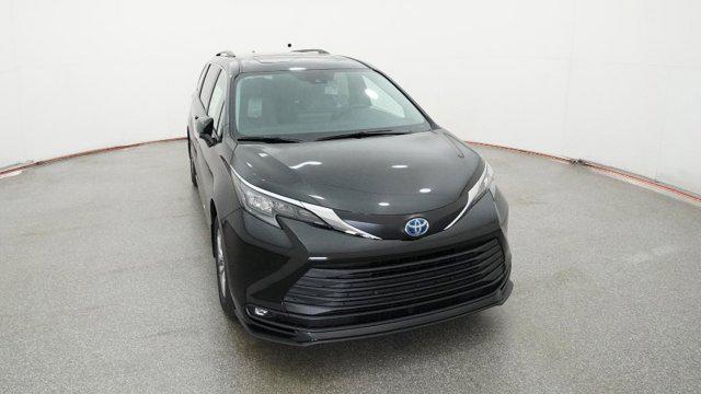 2025 Toyota Sienna XLE