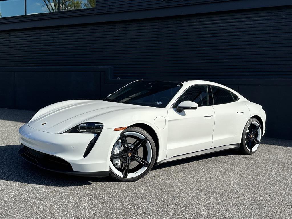 /2022 Porsche Taycan