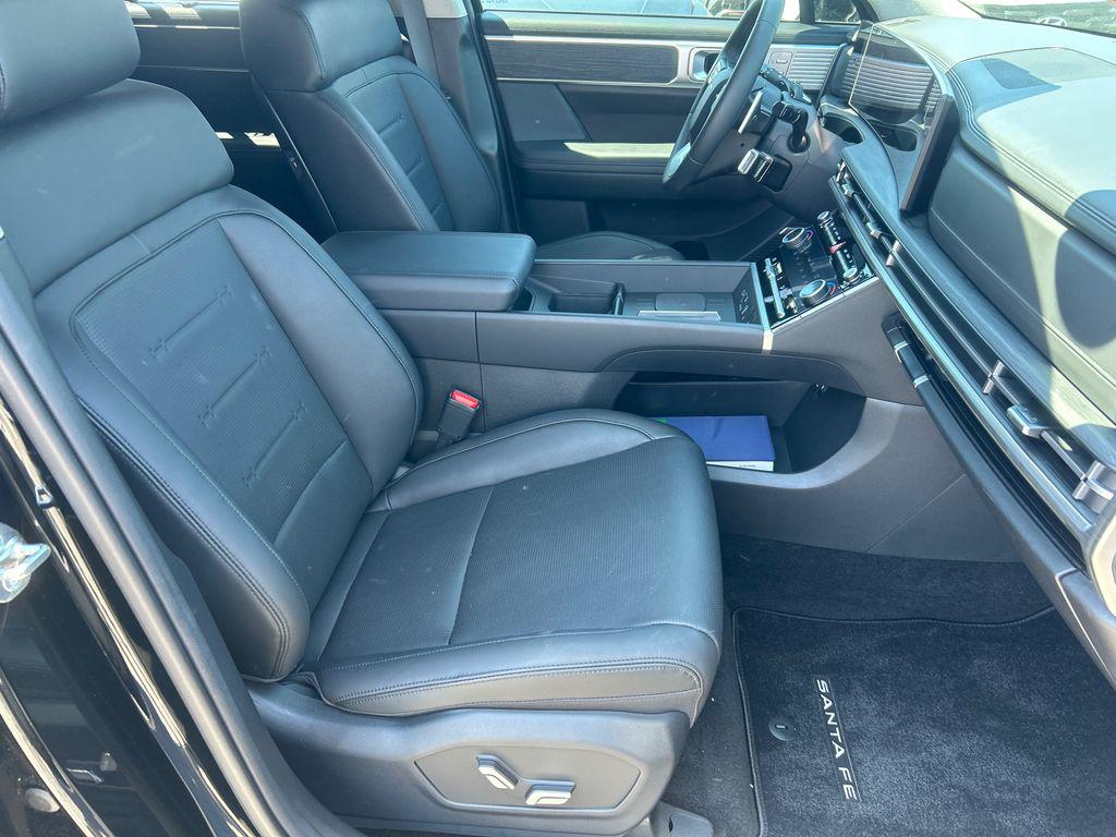 2025 Hyundai Santa Fe Limited - Photo 15