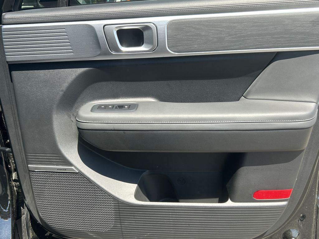 2025 Hyundai Santa Fe Limited - Photo 16