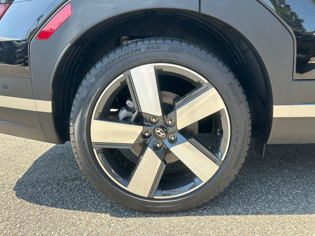 2025 Hyundai Santa Fe Limited - Photo 19