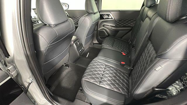 2025 Mitsubishi Outlander PHEV SEL S-AWC
