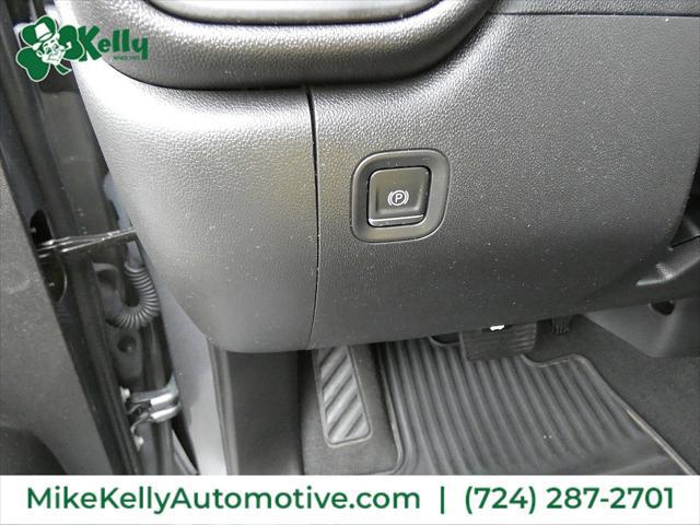 2022 Chevrolet Silverado 1500 4WD Crew Cab Short Bed Custom