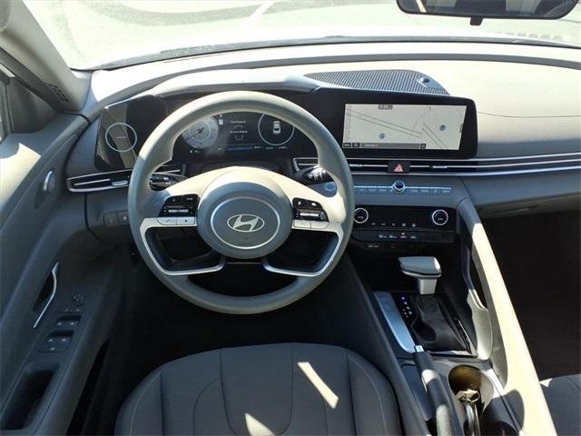 2024 Hyundai Elantra SEL 2024 Hyundai Elantra SEL