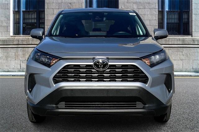 2022 Toyota RAV4 LE 2022 Toyota RAV4 LE