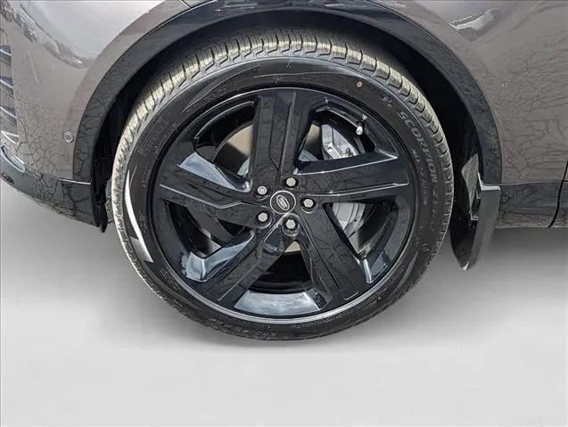 2025 Land Rover Discovery P300 Dynamic SE
