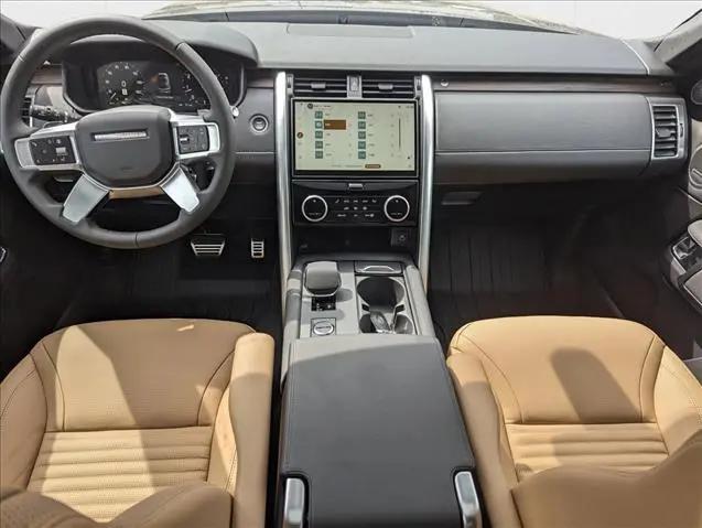 2025 Land Rover Discovery P300 Dynamic SE