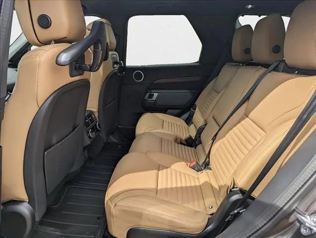 2025 Land Rover Discovery P300 Dynamic SE