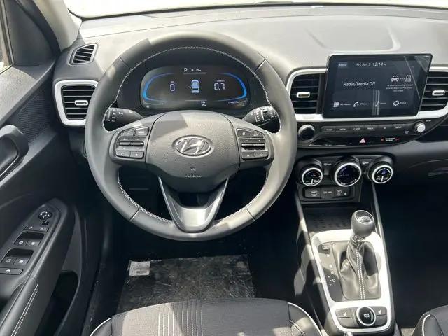 2026 Hyundai Venue SEL w/Two-Tone Roof