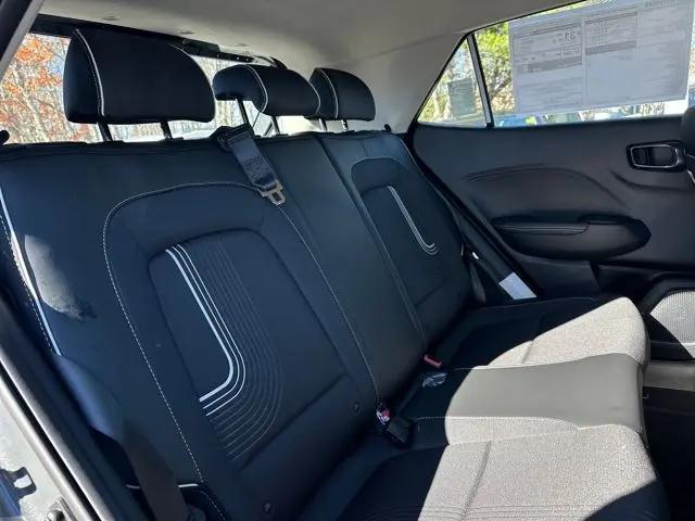 2026 Hyundai Venue SEL w/Two-Tone Roof