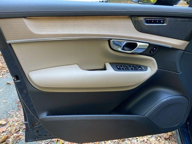 2026 Volvo XC90 B6 Ultra Dark Theme 7-Seater