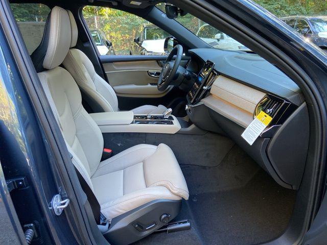 2026 Volvo XC90 B6 Ultra Dark Theme 7-Seater