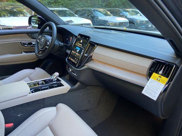 2026 Volvo XC90 B6 Ultra Dark Theme 7-Seater