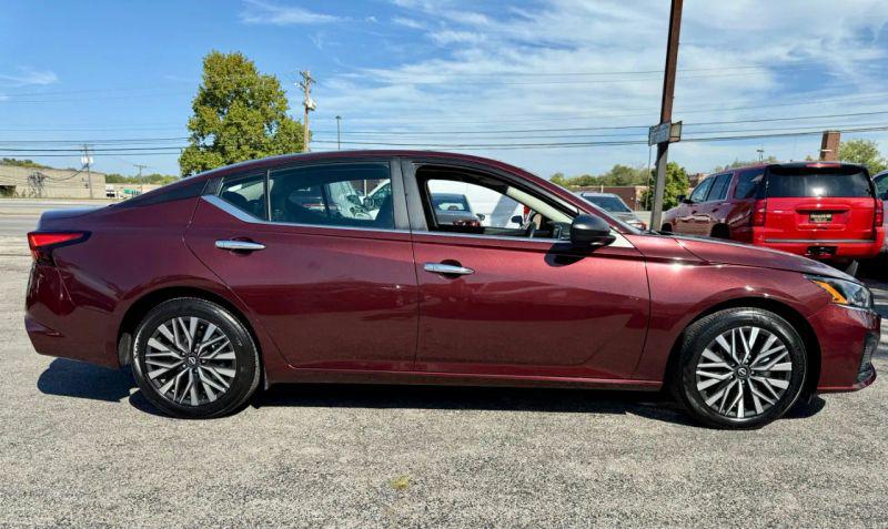 2024 Nissan Altima SV FWD