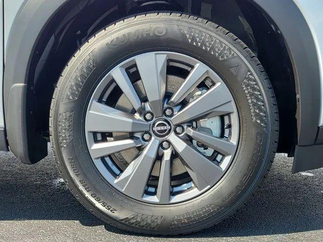 2025 Nissan Pathfinder SV 4WD