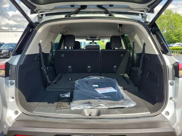 2025 Nissan Pathfinder SV 4WD