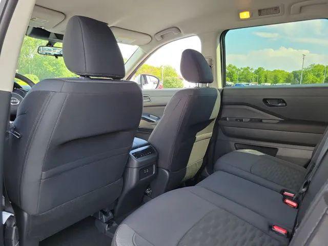 2025 Nissan Pathfinder SV 4WD