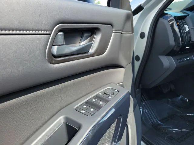 2025 Nissan Pathfinder SV 4WD