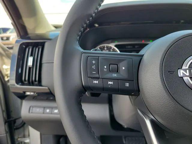 2025 Nissan Pathfinder SV 4WD