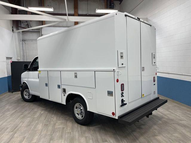 2025 Chevrolet Express Cutaway Work Van