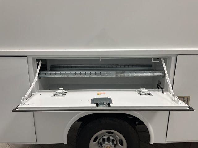 2025 Chevrolet Express Cutaway Work Van