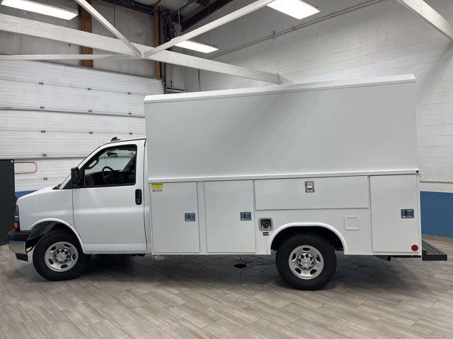 2025 Chevrolet Express Cutaway Work Van