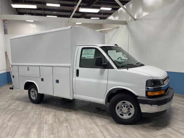 2025 Chevrolet Express Cutaway Work Van