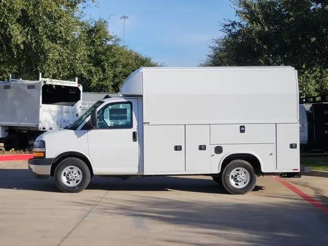 2025 Chevrolet Express Cutaway Work Van