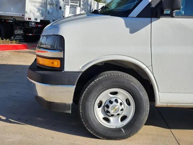 2025 Chevrolet Express Cutaway Work Van
