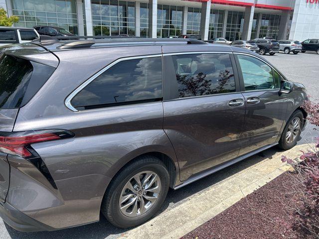 2021 Toyota Sienna XLE