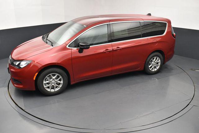 2026 Chrysler Voyager LX