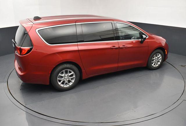2026 Chrysler Voyager LX