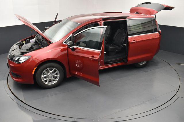 2026 Chrysler Voyager LX