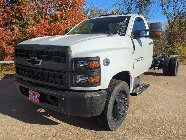 2024 Chevrolet Silverado MD Work Truck
