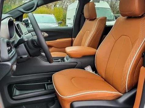 2026 Chrysler Pacifica Pinnacle