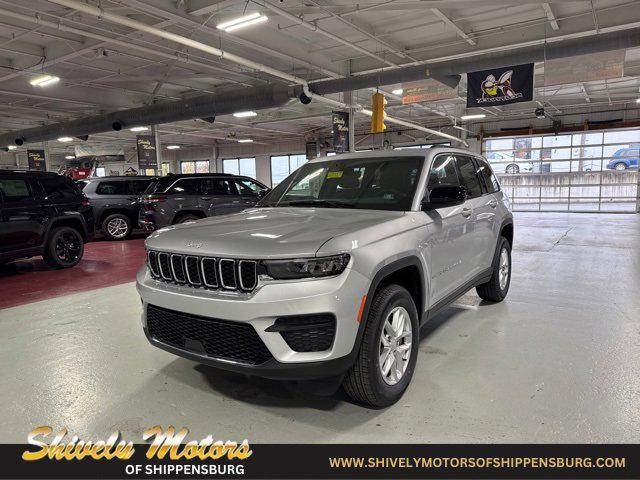 2025 Jeep Grand Cherokee GRAND CHEROKEE LAREDO X 4X4 2025 Jeep Grand Cherokee GRAND CHEROKEE LAREDO X 4X4