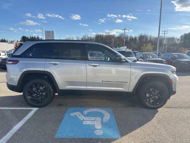 2025 Jeep Grand Cherokee Altitude X 4x4