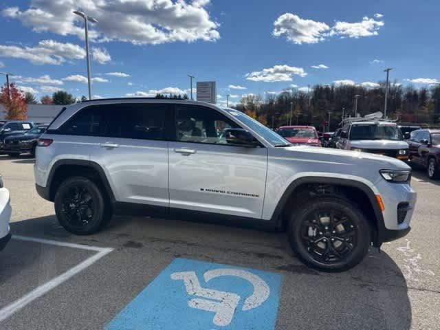 2025 Jeep Grand Cherokee Altitude X 4x4
