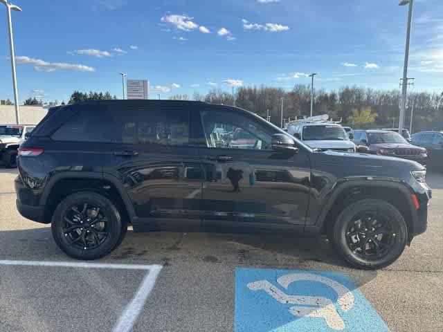 2025 Jeep Grand Cherokee Altitude X 4x4