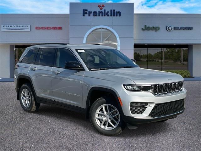 2025 Jeep Grand Cherokee GRAND CHEROKEE LAREDO X 4X4
