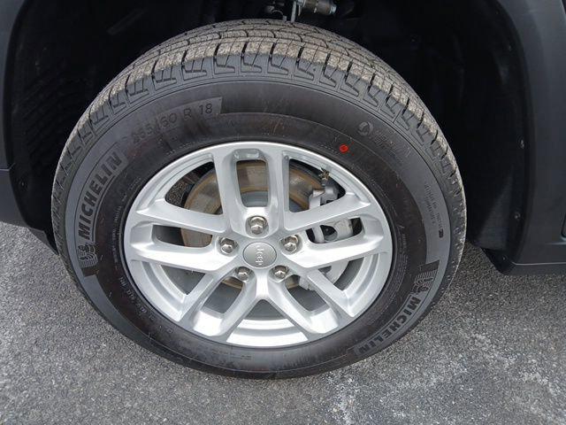 2025 Jeep Grand Cherokee GRAND CHEROKEE LAREDO X 4X4