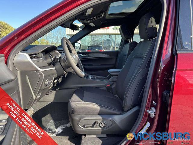 2025 Jeep Grand Cherokee GRAND CHEROKEE LAREDO X 4X4 2025 Jeep Grand Cherokee GRAND CHEROKEE LAREDO X 4X4