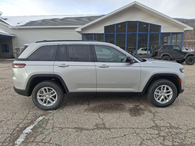 2025 Jeep Grand Cherokee GRAND CHEROKEE LAREDO X 4X4 2025 Jeep Grand Cherokee GRAND CHEROKEE LAREDO X 4X4