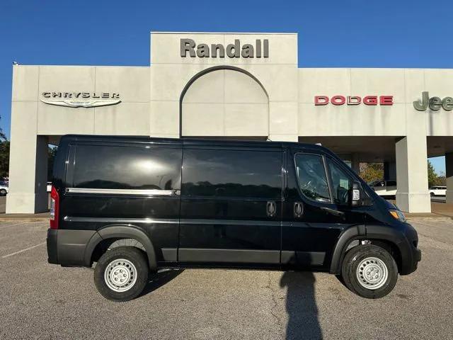 2026 Ram ProMaster Cargo Van Tradesman Low Roof 136" WB w/Pass Seat