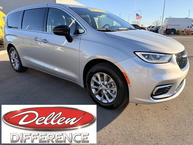 2026 Chrysler Pacifica PACIFICA SELECT AWD