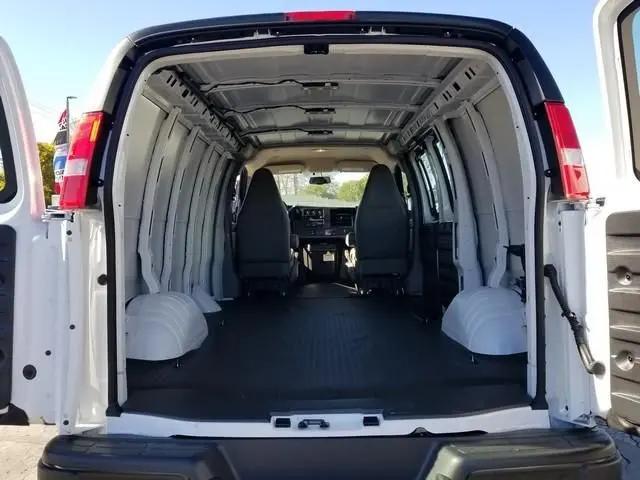 2025 GMC Savana Cargo RWD 2500 Regular Wheelbase Work Van