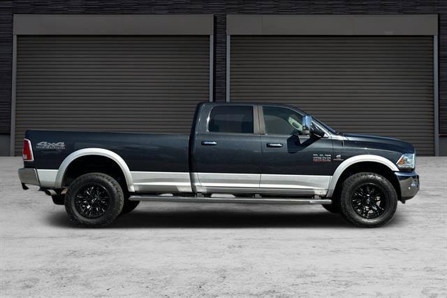 2018 RAM 2500 Laramie Crew Cab 4x4 8 Box 2018 RAM 2500 Laramie Crew Cab 4x4 8 Box